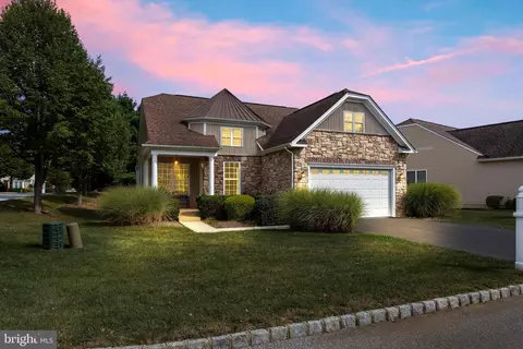 1702 Magnolia Ct, Garnet Valley, PA 19060