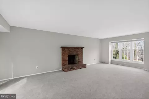 Living - 151 Eaton Dr, Wayne, PA 19087 photo 4 of 7