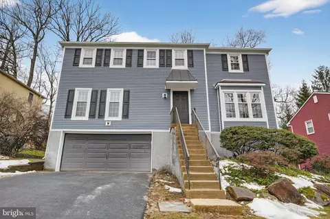 151 Eaton Dr, Wayne, PA 19087