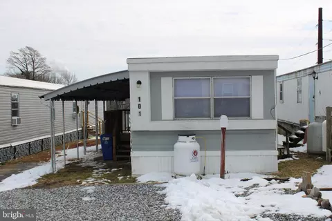 4300 W 9th St #101, Marcus Hook, PA 19061 photo 2