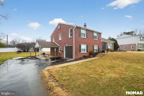 203 Stanford Dr, Wallingford, PA 19086