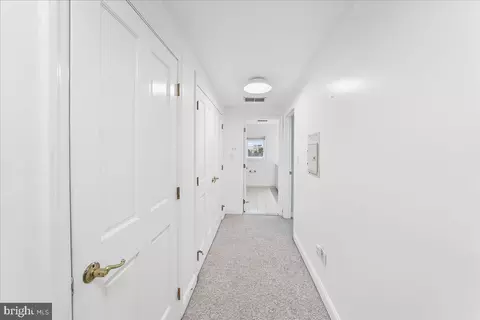 Entry Way - 658 E Leamy Ave, Springfield, PA 19064 photo 2 of 2