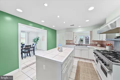 Kitchen - 658 E Leamy Ave, Springfield, PA 19064 photo 4 of 4