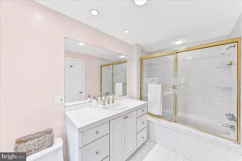 Bath - 658 E Leamy Ave, Springfield, PA 19064 photo 2 of 4