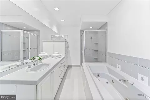 Bath - 658 E Leamy Ave, Springfield, PA 19064 photo 1 of 4