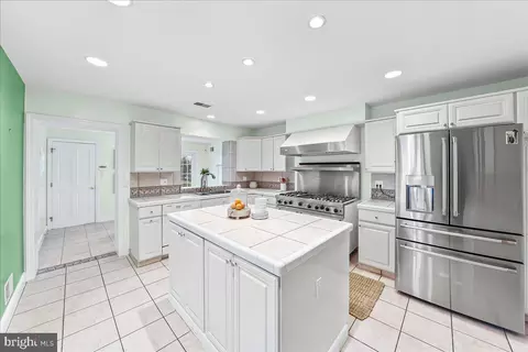 Kitchen - 658 E Leamy Ave, Springfield, PA 19064 photo 3 of 4