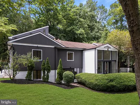 117 W Possum Hollow Rd, Wallingford, PA 19086