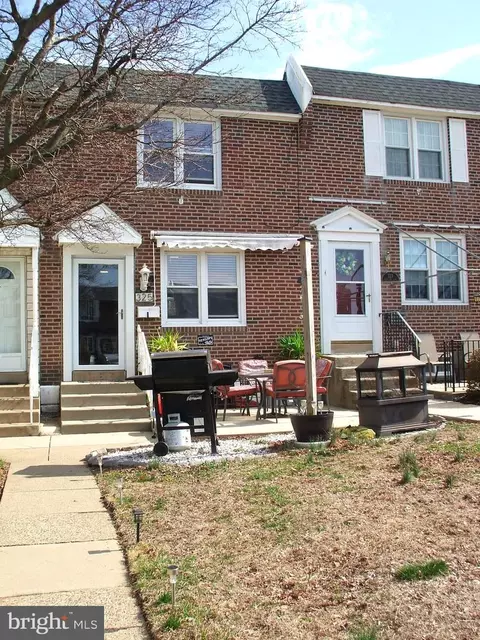 325 Westpark Ln, Clifton Heights, PA 19018