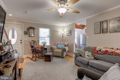914 Anderson Ave, Marcus Hook, PA 19061 photo 8