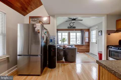 914 Anderson Ave, Marcus Hook, PA 19061 photo 9