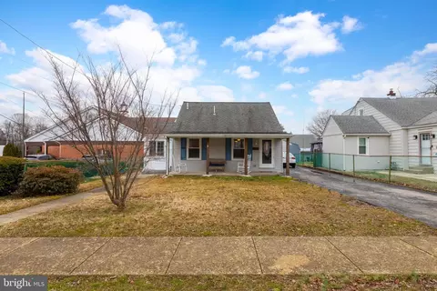914 Anderson Ave, Marcus Hook, PA 19061 photo 2