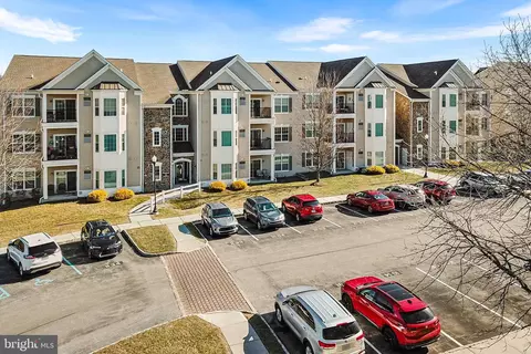 1022 Creekside Dr, Brookhaven, PA 19015