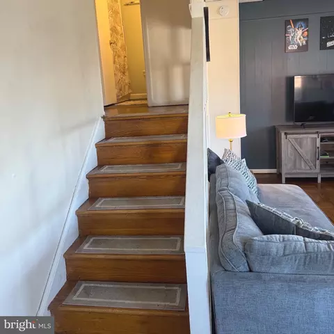 Entry Way - 119 Chadwick Ave, Marcus Hook, PA 19061 photo 4 of 6