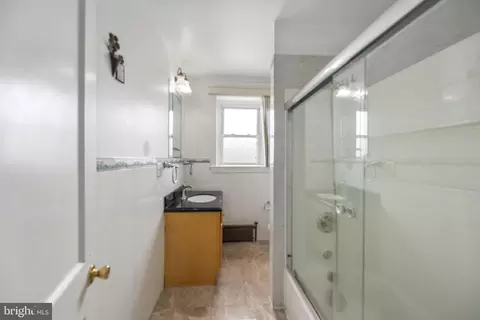 Entry Way - 537 Elm Ave, Darby, PA 19082 photo 5 of 5