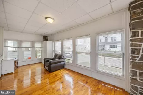 Entry Way - 537 Elm Ave, Darby, PA 19082 photo 1 of 5