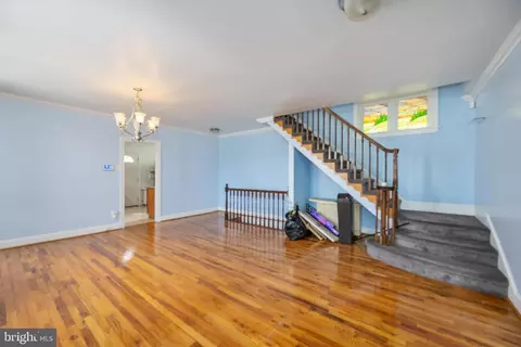 Living - 537 Elm Ave, Darby, PA 19082 photo 6 of 6