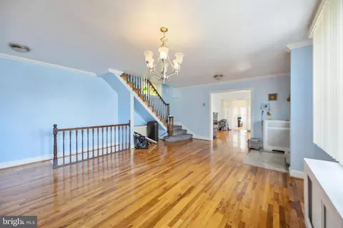 Living - 537 Elm Ave, Darby, PA 19082 photo 5 of 6