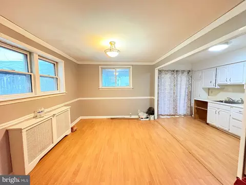 Living - 233 Barrington Rd, Darby, PA 19082 photo 3 of 3