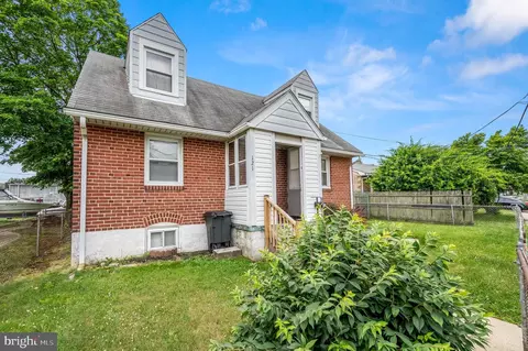 121 N Governor Printz Blvd, Essington, PA 19029