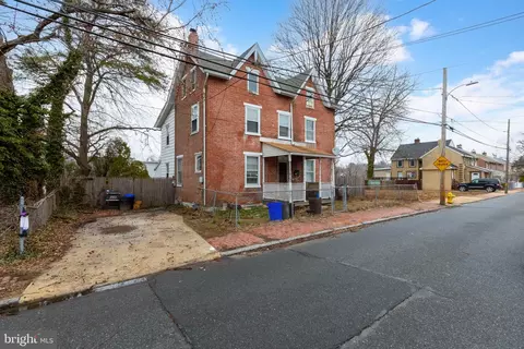 15 7th St, Brookhaven, PA 19015
