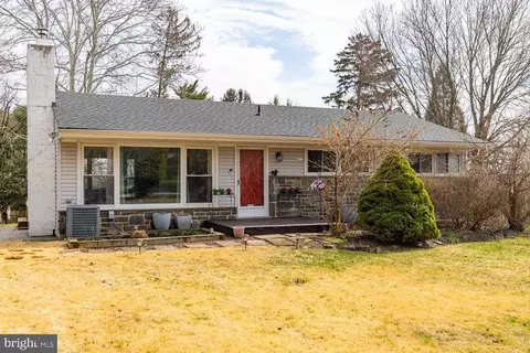 16 War Admiral Ln, Media, PA 19063