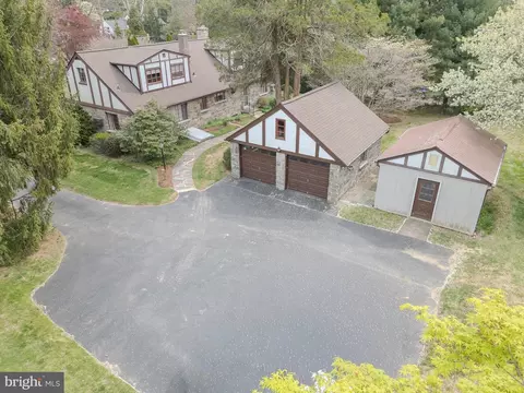 153 W Rose Valley Rd, Rose Valley, PA 19086