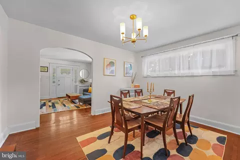 Dining - 2463 Eldon Ave, Drexel Hill, PA 19026 photo 3 of 3