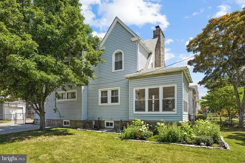 Exterior - 2463 Eldon Ave, Drexel Hill, PA 19026 photo 2 of 8
