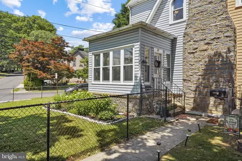 Exterior - 2463 Eldon Ave, Drexel Hill, PA 19026 photo 4 of 8
