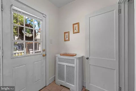 Entry Way - 2463 Eldon Ave, Drexel Hill, PA 19026 photo 3 of 5