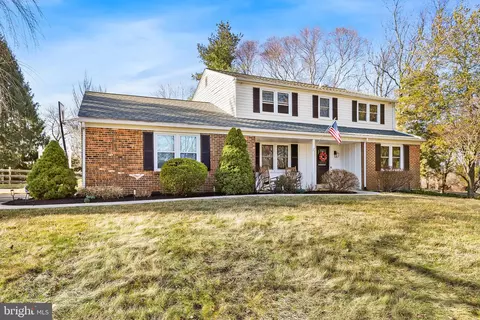 91 Saint Johns Dr, Glen Mills, PA 19342