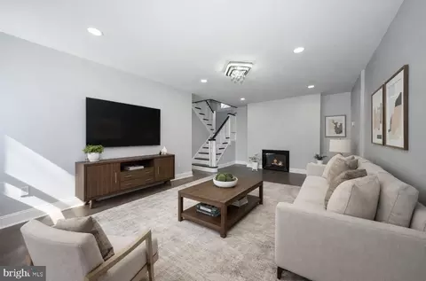 100 Englewood Rd, Darby, PA 19082