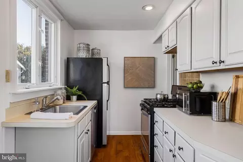 Kitchen - 264 Pancoast Ave, Springfield, PA 19064 photo 2 of 3