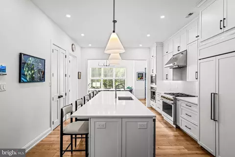 Kitchen - 423 Maplewood Ave, Wayne, PA 19087 photo 2 of 6