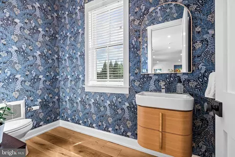 Bath - 423 Maplewood Ave, Wayne, PA 19087 photo 1 of 8