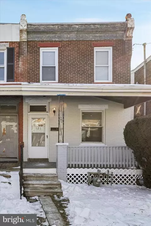 121 N Front St, Darby, PA 19023