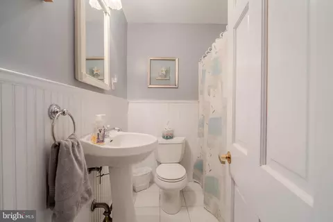 Bath - 720 Evans Rd, Springfield, PA 19064 photo 2 of 3