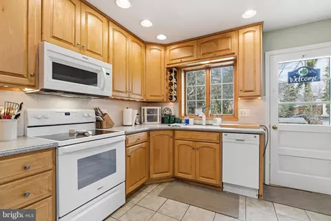 Kitchen - 720 Evans Rd, Springfield, PA 19064 photo 2 of 2