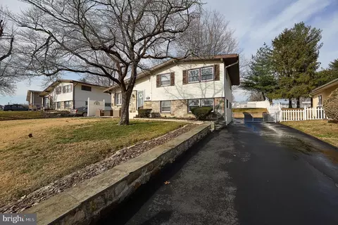 504 S Central Blvd, Broomall, PA 19008