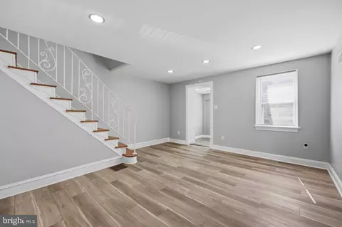 Entry Way - 7043 Radbourne Rd, Darby, PA 19082 photo 3 of 7