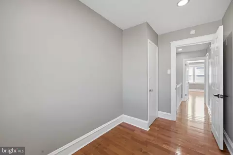 Entry Way - 7043 Radbourne Rd, Darby, PA 19082 photo 6 of 7