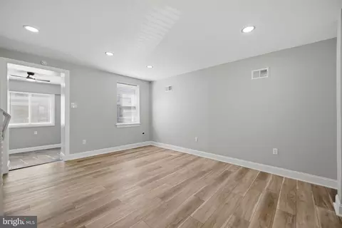 Living - 7043 Radbourne Rd, Darby, PA 19082 photo 2 of 2