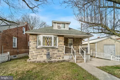 1016 Leiper St, Crum Lynne, PA 19022