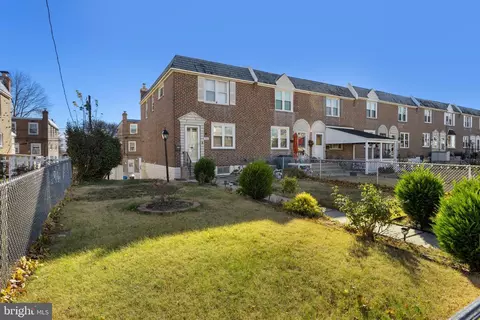 300 Pine St, Glenolden, PA 19036