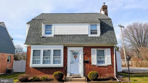 542 Crum Lynne Rd, Ridley Park, PA 19078
