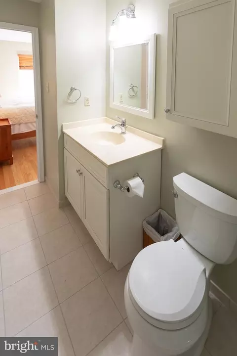Bath - 417 Eagle Rd, Wayne, PA 19087 photo 2 of 4