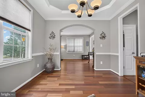 Entry Way - 10 Buck Ln, Boothwyn, PA 19061 photo 3 of 5