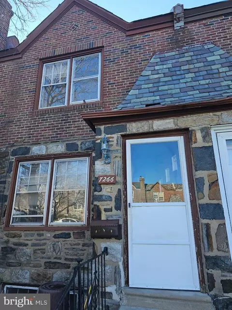 7266 Spruce St, Darby, PA 19082