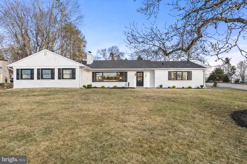 499 Collins Dr, Springfield, PA 19064