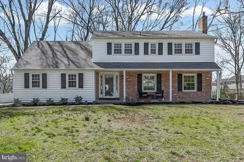 205 Garnet Ln, Wallingford, PA 19086